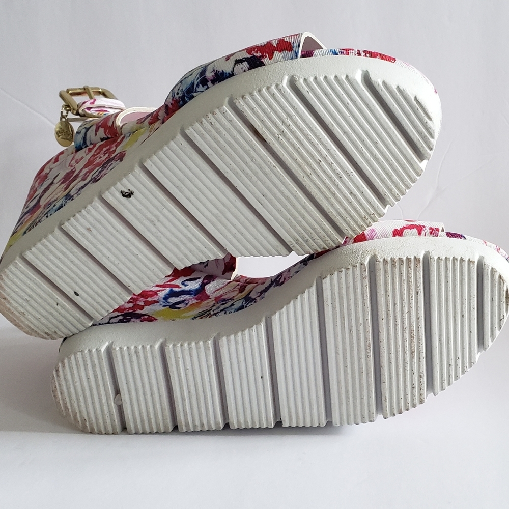 JUICY COUTURE Platform Sandals Floral Wedge Womens